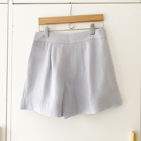 𝅺BNWT Club Monaco shorts with side buttons - Picture 4 of 10